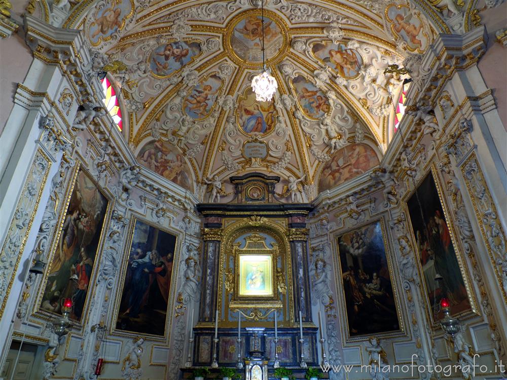 Mandello del Lario (Lecco) - Interno dell'abside del Santuario della Beata Vergine del Fiume